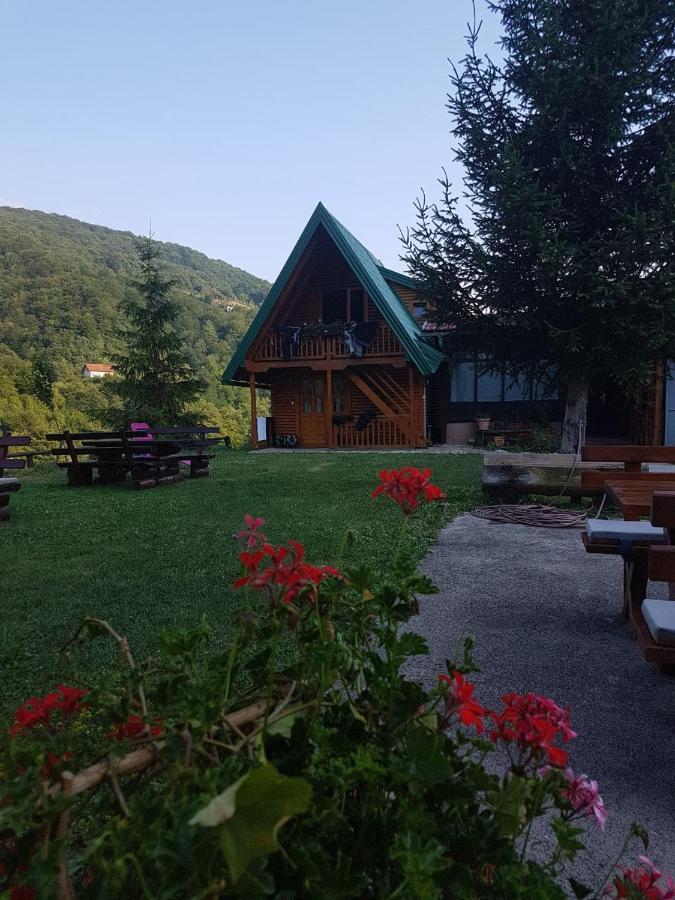 Motel Bavaria Фоча Екстер'єр фото