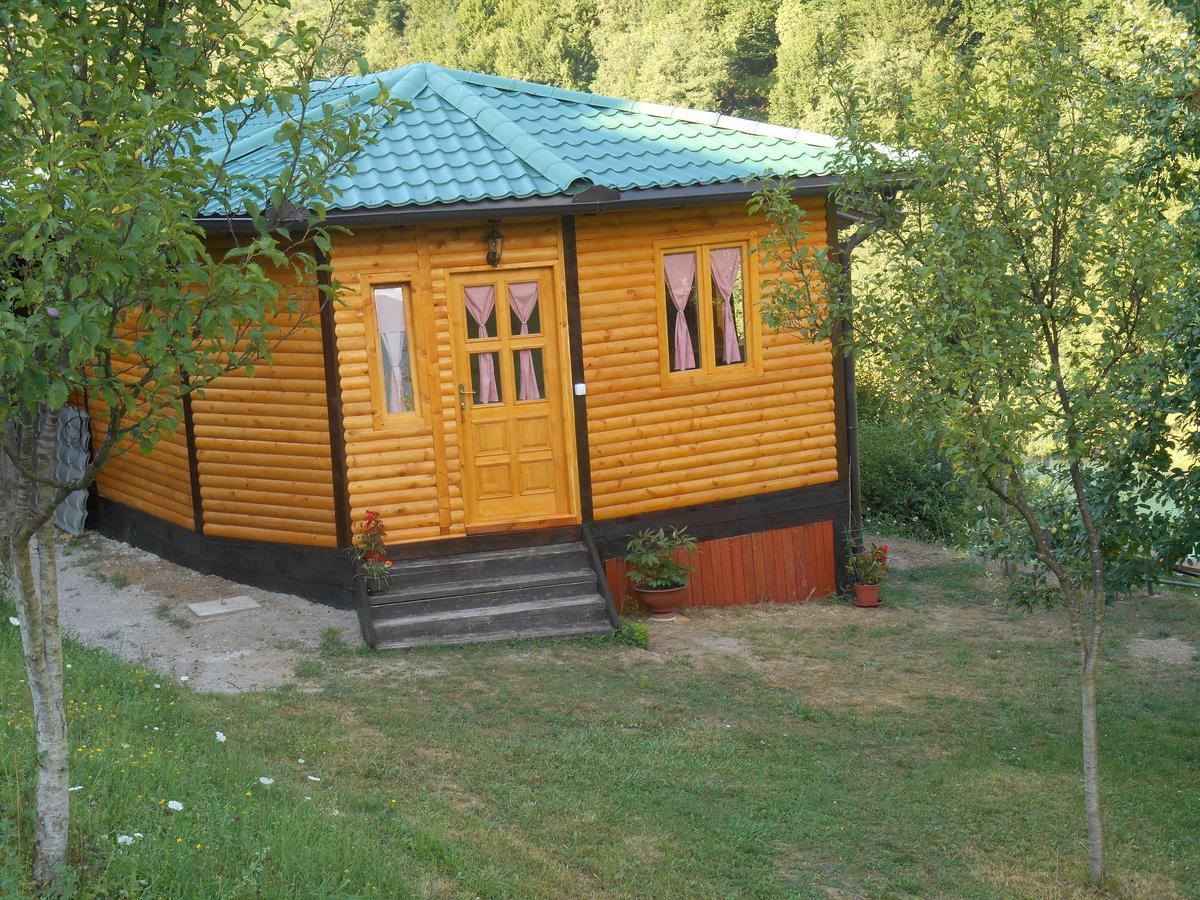 Motel Bavaria Фоча Екстер'єр фото